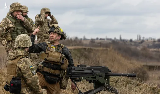 Những tân binh không biết tháo lắp súng của Ukraine