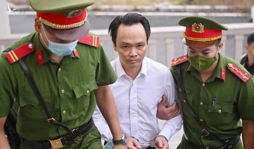 Ông Trịnh Văn Quyết, Lê Hải Trà và 48 bị cáo hầu tòa tội danh “lừa đảo chiếm đoạt tài sản”