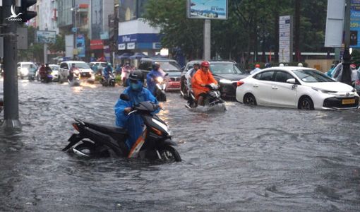 Thủ tướng: Tập trung ứng phó với bão, không để tình trạng lũ chồng lũ