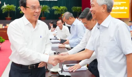 Hiệu trưởng bảo “hơi thừa” khi phụ huynh báo con gãy chân: Do điện thoại tậm tịt nên hiểu lầm?