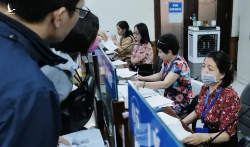 Khoảng 85.000 người nghỉ hưu trước tuổi và 15.000 người thôi việc