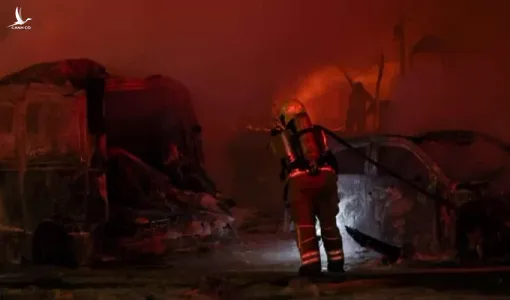 Iran cảnh báo “hủy diệt” Israel, từ chối đàm phán ngừng bắn