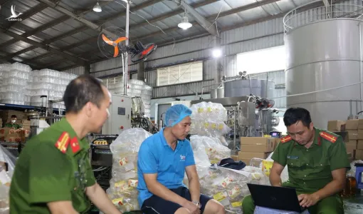 Lập 7 công ty, trốn thuế, “hô biến” dầu chăn nuôi thành dầu ăn cho người
