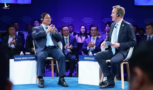 Giữa thời đại của AI, chúng tôi chọn sống bằng… EQ