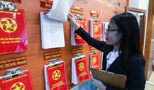Bỏ hình thức kỷ luật giáng chức, hạ bậc lương với công chức, cán bộ