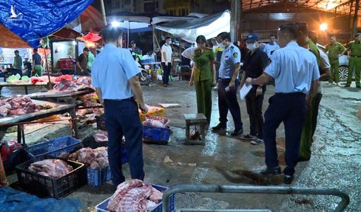 Phá đường dây giết mổ heo bệnh cung cấp cho chợ, quán ăn ở khắp Hà Nội