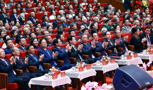 Đằng sau thịnh vượng: Những hy sinh thầm lặng của các thế hệ cán bộ liêm chính