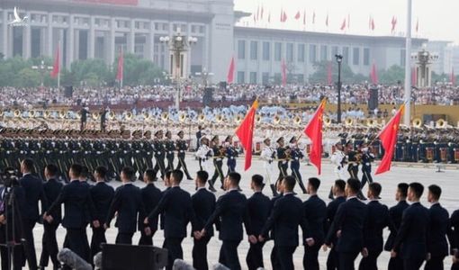 Trung Quốc duyệt binh quy mô lớn, lần đầu tiên lộ diện nhiều vũ khí mới