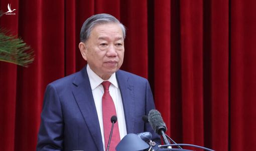 Trung ương xem xét, cho ý kiến về số lượng và nhân sự giới thiệu Bộ Chính trị, Ban Bí thư khóa XIV