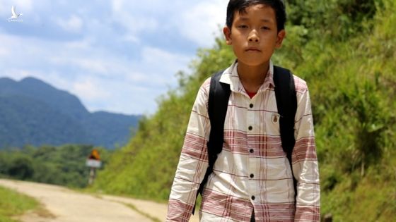 Cậu bé sống một mình trên núi và lời từ chối bất ngờ với thầy chủ nhiệm