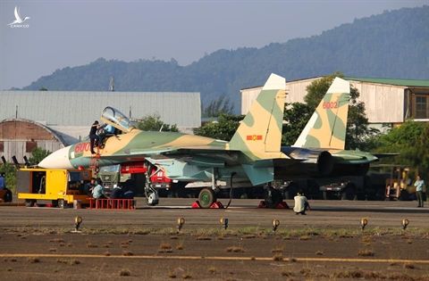 Việt Nam hoàn thành đại tu tiêm kích Su-27SK 6002