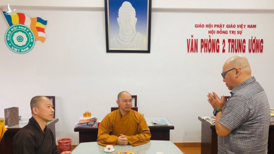 Bình luận 300 tỉ của sư Toàn xúc phạm Phật giáo, một tiến sĩ sám hối