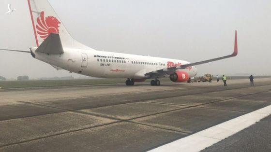 Máy bay Malaysia vừa rời Nội Bài đã xin quay lại vì phát hiện nổ lốp