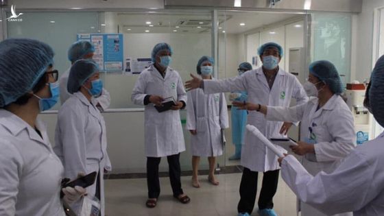 Vietnam Airlines miễn phí vé cho bác sỹ, y tá tham gia chống dịch Covid-19