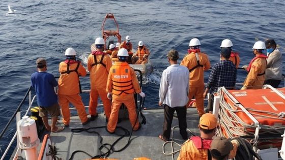 Tìm thấy thi thể 4 ngư dân Thanh Hóa trong tàu cá chìm trên biển