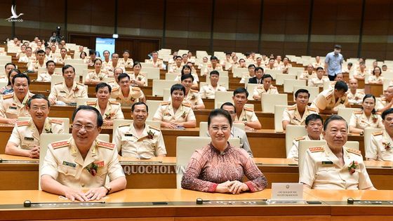 Lực lượng CAND gương mẫu, sẵn sàng chấp nhận mọi hiểm nguy trên tuyến đầu chống dịch