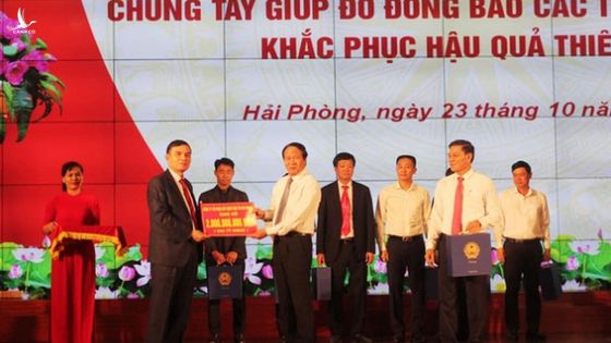 Hơn 90 tỉ đồng trong ngày đầu Hải Phòng vận động ủng hộ miền Trung