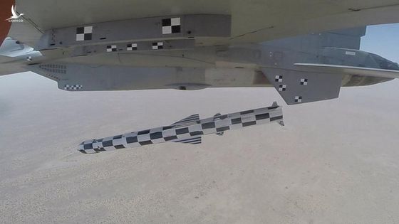 Su-30MKI bay hơn 4000km bắn BrahMos hạ mục tiêu