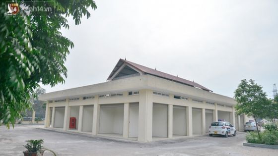 Cận cảnh chợ gần 18 tỷ đồng để… đỗ ô tô, nuôi gà, thả chó giữa Thủ đô