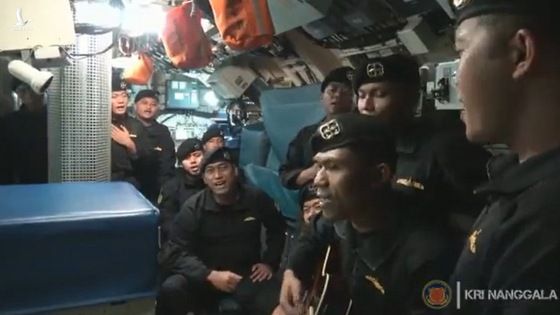 Xuất hiện video thủy thủ tàu ngầm Indonesia hát bài ‘Tạm biệt’