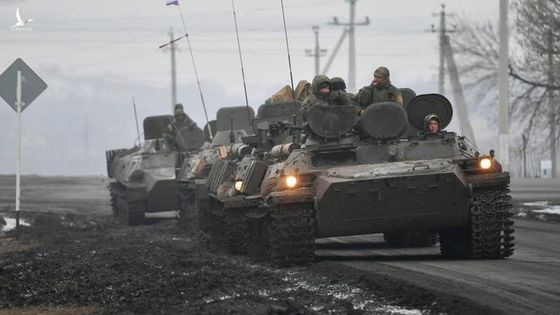 Sao cứ phải áp đặt Tổng thống Ukraine vào Việt Nam?