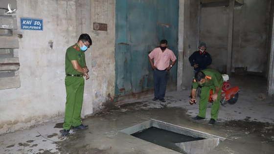 Khai quật hơn 42 tấn chất thải nguy hại tại doanh nghiệp Bóng đèn Điện Quang