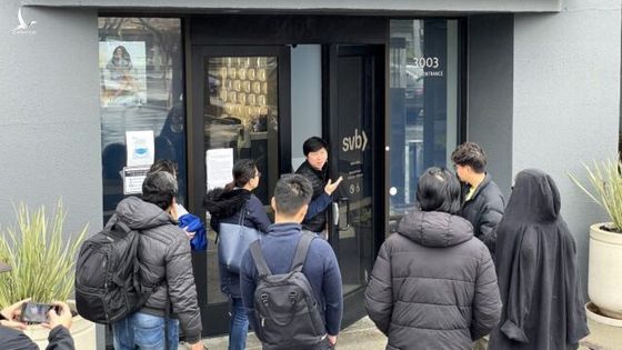 Có thể buộc FED tạm ngừng tăng lãi suất?