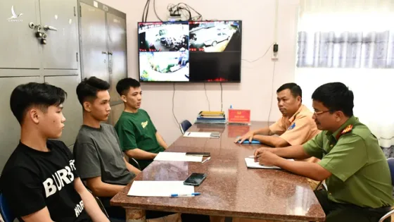 Triệu tập 3 thanh niên trong vụ “biểu diễn” môtô tương tự người mẫu Ngọc Trinh