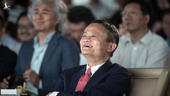 THOÁT KHỎI CÁI BÓNG CỦA THỂ CHẾ: DOANH NGHIỆP TƯ NHÂN VIỆT NAM TRÊN HÀNH TRÌNH VƯƠN MÌNH