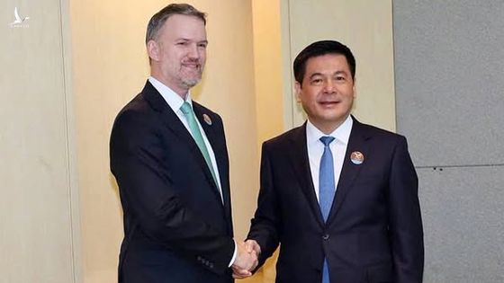 ĐÀM PHÁN THUẾ QUAN: KHÔNG LÙI BƯỚC