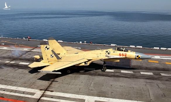 Tốn hàng tỷ USD nhưng J-15 chỉ là bản sao lỗi Su-33