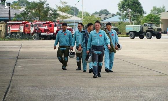 ‘Hổ Mang Chúa’ Su-30MK2 cùng thiên binh canh giữ bầu trời Tổ quốc tung cánh đầu năm