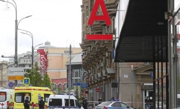 Bắt cóc con tin, dọa thổi bay tòa nhà tại Moscow
