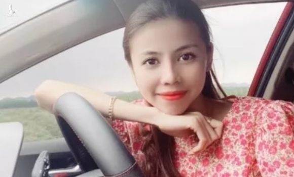 Bóng dáng bà trùm trăm tỷ ẩn sau hotgirl xinh đẹp bán bánh cuốn