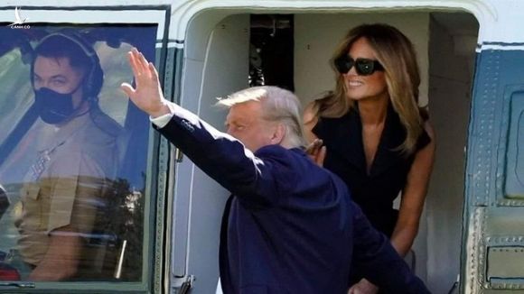 Bức ảnh làm rộ đồn đoán bà Melania Trump dùng "người đóng thế"