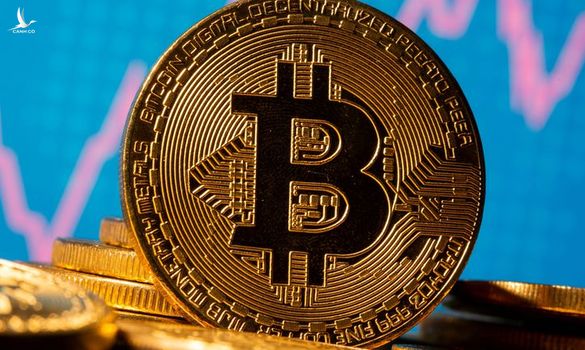 Bitcoin vượt vốn hóa thị trường 1.000 tỷ USD, ai hưởng lợi?