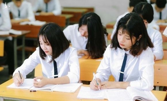 TP.HCM hoãn thi lớp 10, Vĩnh Phúc gấp rút cho học sinh lớp 12 đi học 5 tuần