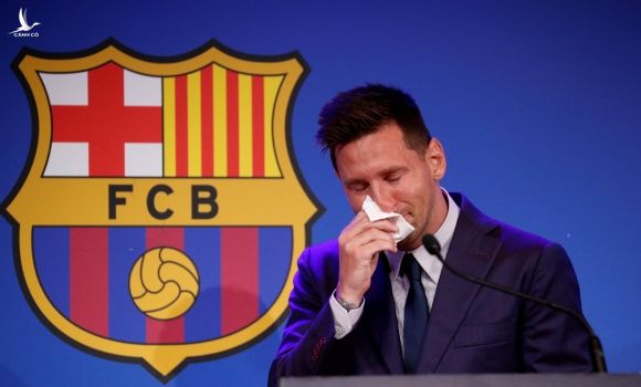 Messi bật khóc nghẹn ngào khi họp báo chia tay Barcelona: ‘Đây là nhà của tôi’