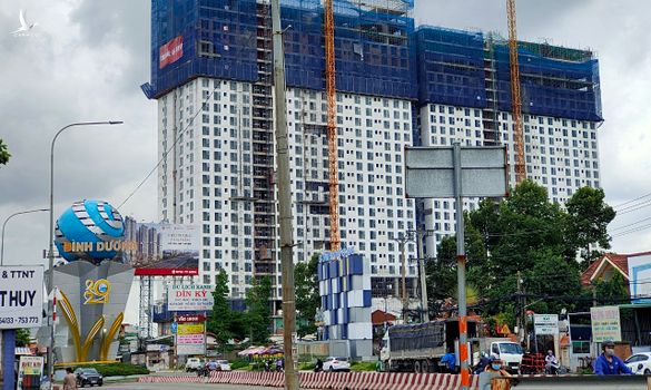 Roxana Plaza: Xứng tầm đẳng cấp hay xứng đáng bị xử phạt?