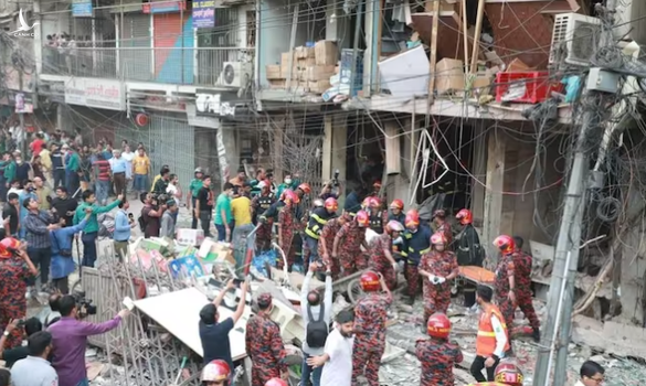 Trung tâm thương mại “nổ như động đất”, nhiều người thương vong