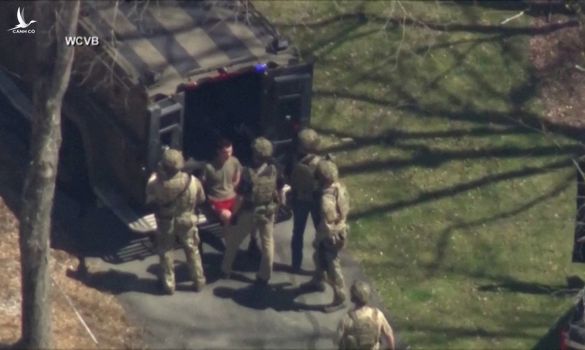 Nghi phạm vụ rò rỉ tài liệu mật vừa bị FBI bắt giữ là ai?