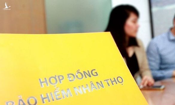 Nước mắt nghệ sĩ và cách đối xử “ăn thua đủ” với khách hàng