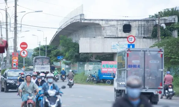 Khởi động lại 4 cây cầu hàng trăm tỷ đồng ở TP.HCM sau nhiều năm “đắp chiếu”