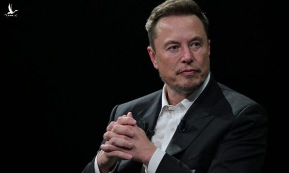 Elon Musk đáp trả cáo buộc phản quốc