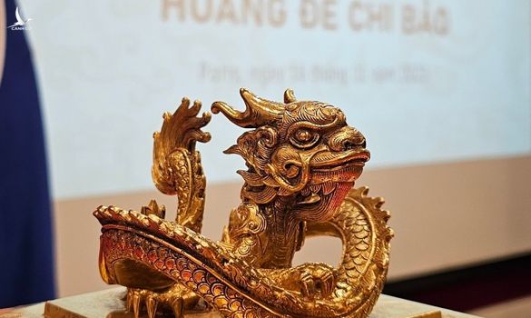 Ấn vàng ‘Hoàng đế chi bảo’ hồi hương