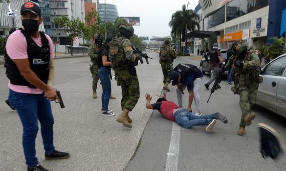 Khủng hoảng cục bộ, Ecuador ban bố lệnh tình trạng khẩn cấp