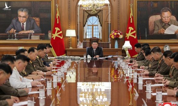 Điều gì đã khiến Chủ tịch Kim Jong-un thay đổi?