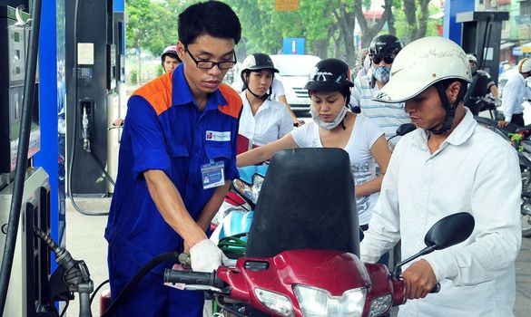 15h ngày 20/6: Giá xăng tiếp tục tăng, RON 95 lên hơn 22.400 đồng/lít