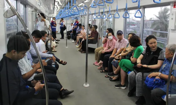 TP.HCM: Người dân được miễn phí đi tàu điện và xe buýt kết nối tuyến Metro số 1 trong 30 ngày