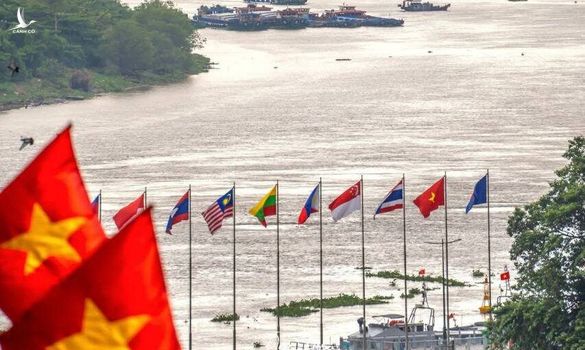 GIỮA PHONG BA, ĐẤT VIỆT VẪN CHỈ MỘT HƯỚNG